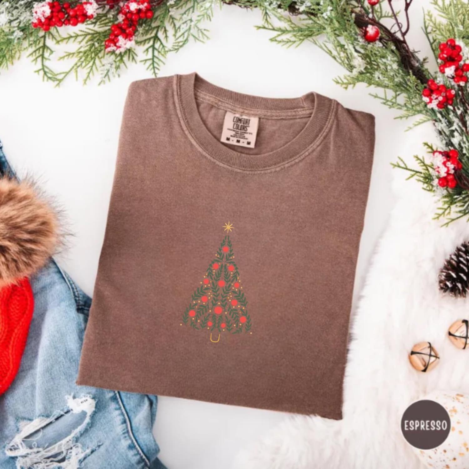 Minimal Christmas Tree Shirt, Botanical Holiday Tee, Modern Xmas Top, Cozy Winter Gift Shirt, Nature Inspired Christmas Graphic Tee