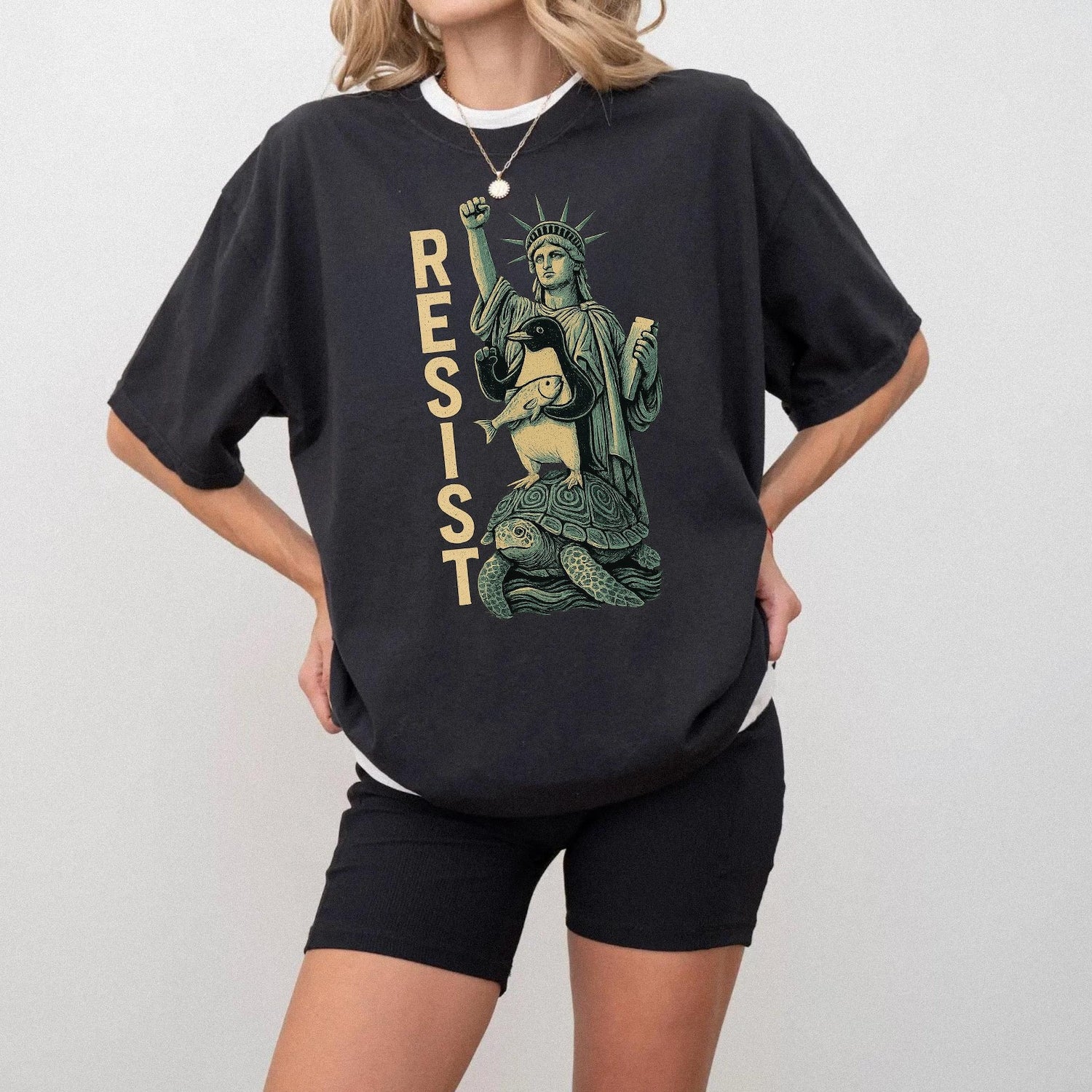 Penguins Flippers Up, Funny Tariffs Anti Trump, Subtle FDT Shirt Resistance Protest, Heard Island