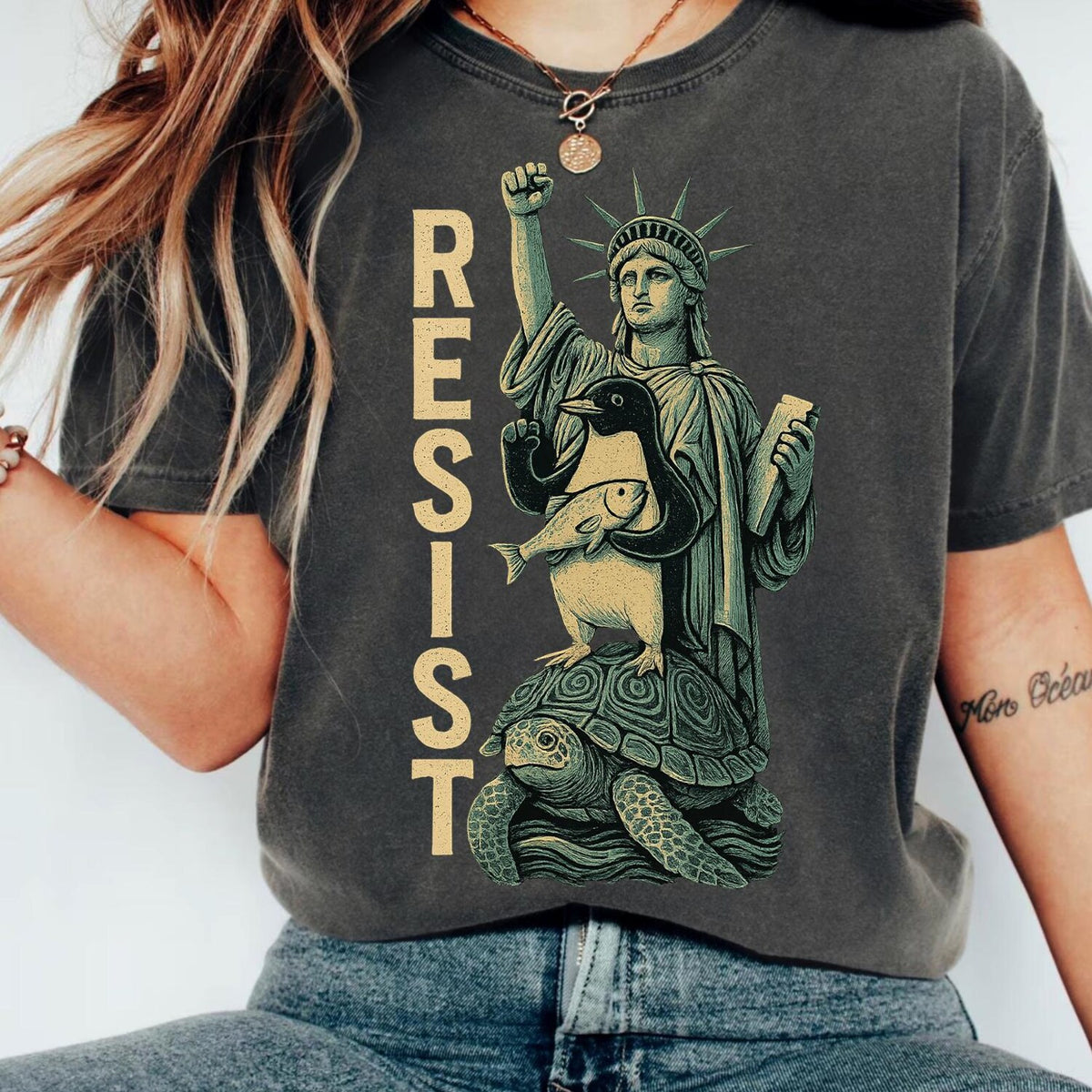 Penguins Flippers Up, Funny Tariffs Anti Trump, Subtle FDT Shirt Resistance Protest, Heard Island
