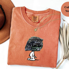 Nico H�lkenberg Racing Helmet Snoopy Shirt, Funny F1 Fan Crewneck, Cartoon Racer Top, Motorsport Gift, Comfort Colors Unisex Shirt