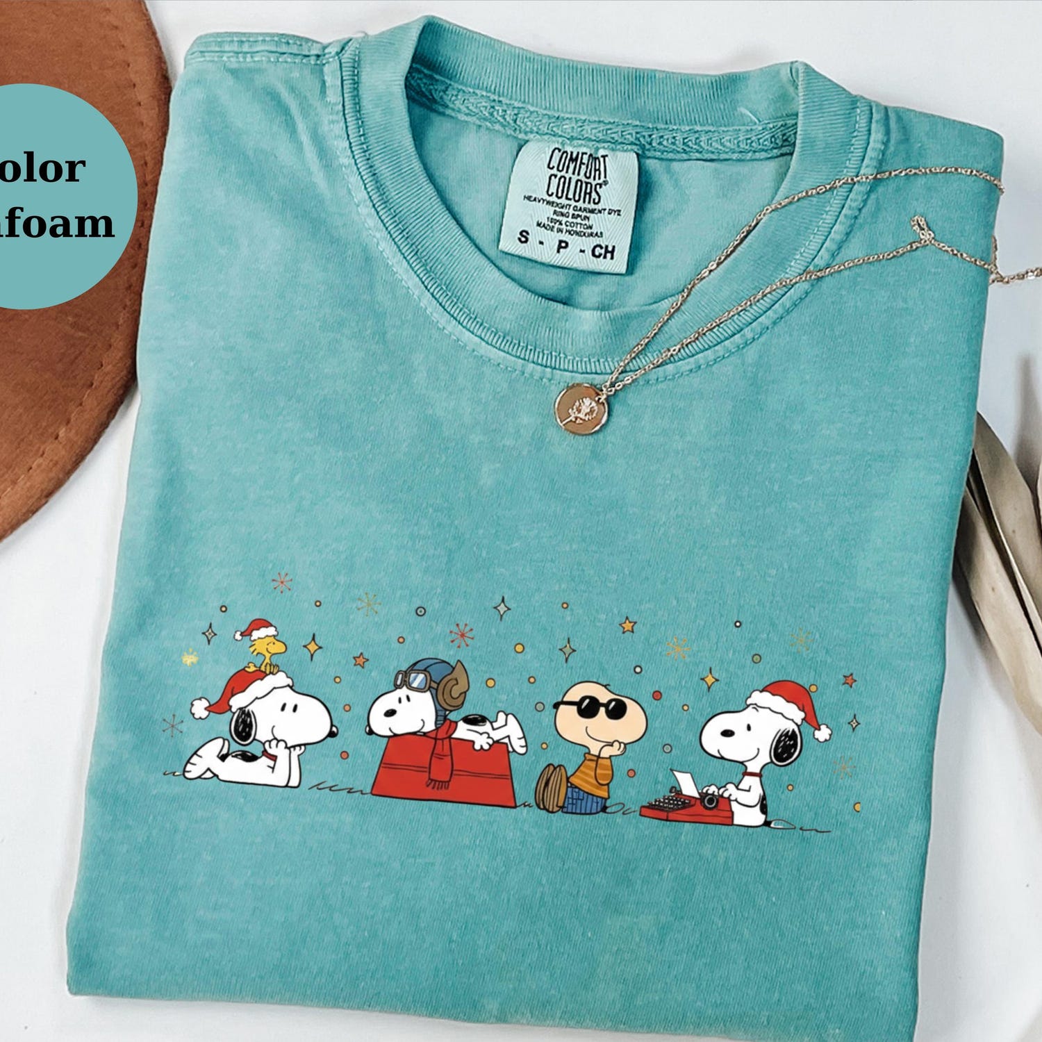 Christmas Snoopy Shirt, Cute Holiday Cartoon Tee, Funny Peanuts Style Graphic T-Shirt, Cozy Gift for Snoopy Fans