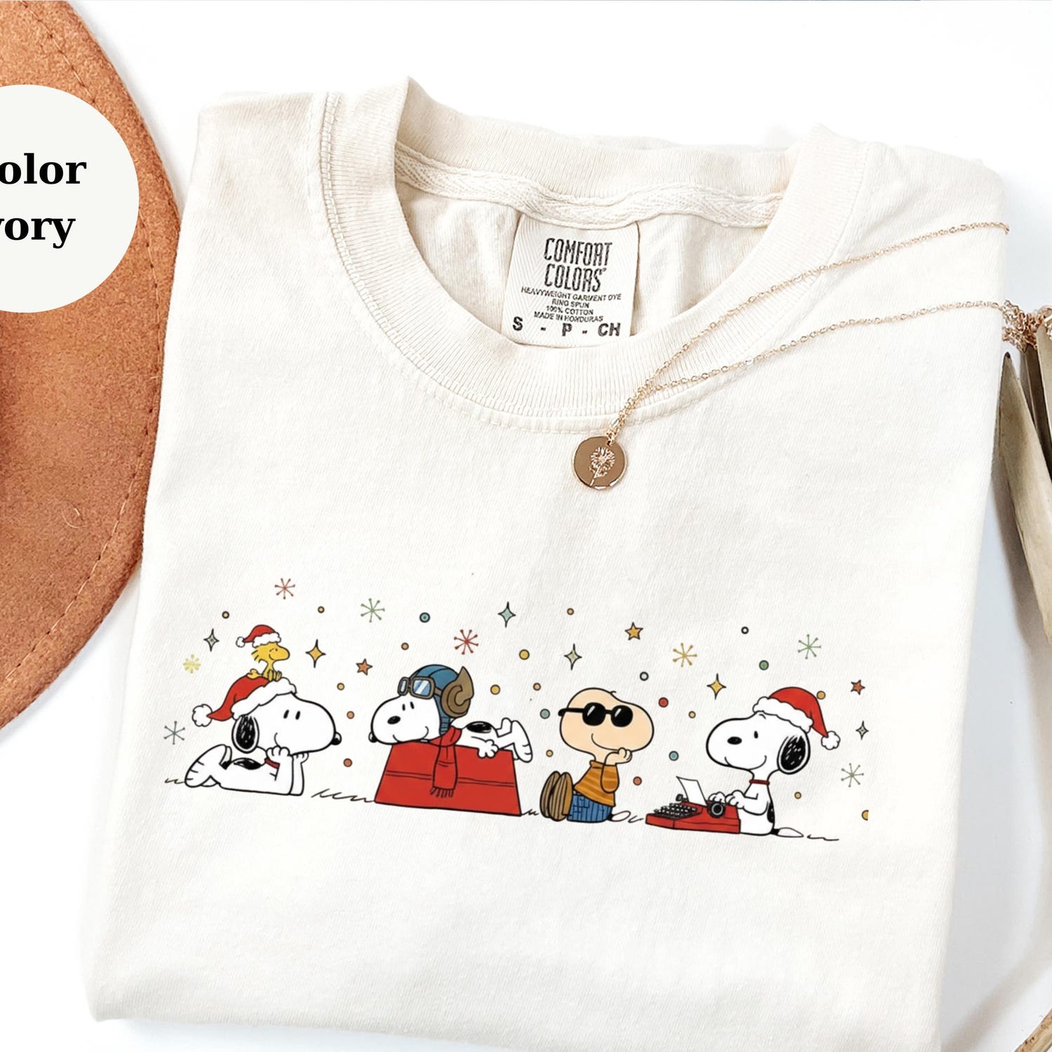 Christmas Snoopy Shirt, Cute Holiday Cartoon Tee, Funny Peanuts Style Graphic T-Shirt, Cozy Gift for Snoopy Fans